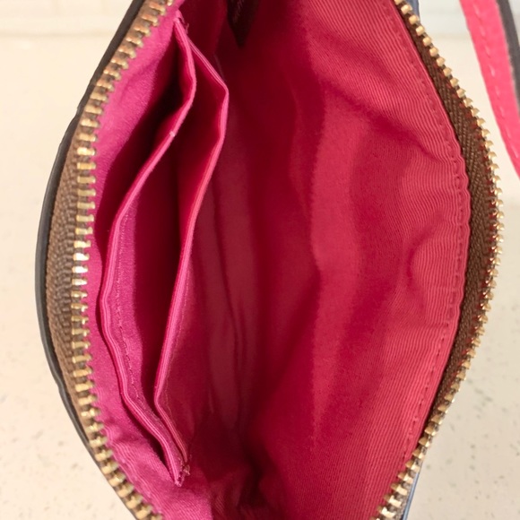 COACH Corner Zip Wristlet In Signature Canvas Khaki / Dahlia F64233 - Picture 6 of 6